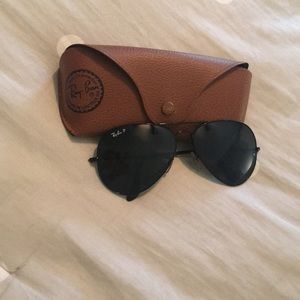 Black Ray-Ban Aviators